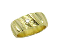 High Fashion textured channel ring