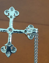 Fleur de Lis Feature Cross