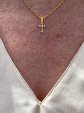 Bottony Crosslet